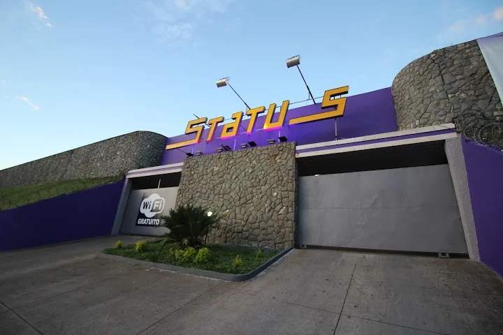 Status Motel