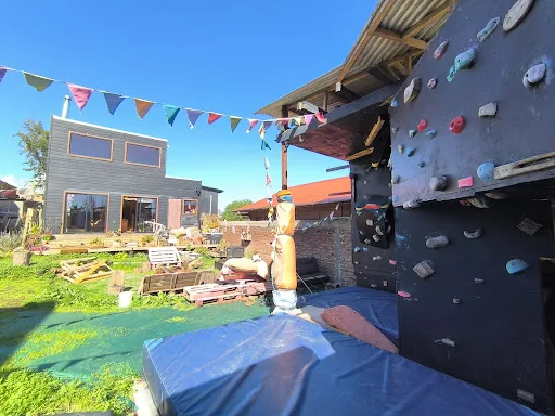Hostal Casacipres. Surf&Climb en Rengo