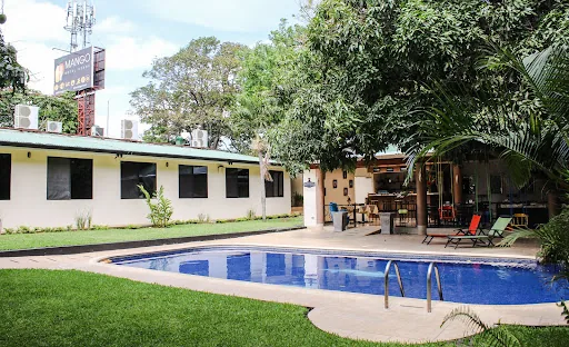 Hotel Mango en San Antonio, Costa Rica