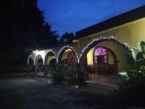 Hotel Restaurante El Ferrocarril. en San Antonio Suchitepequez, Guatemala