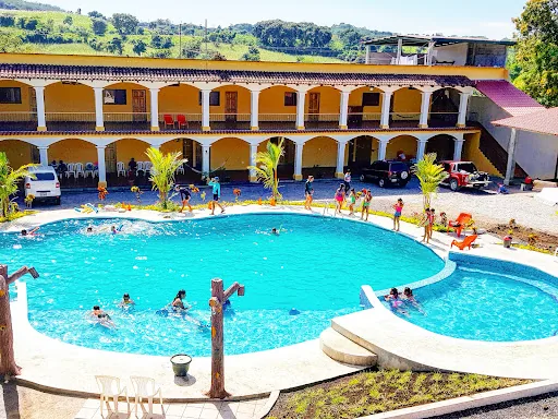 Hotel & Restaurante Las Bugambilias en Patulul, Guatemala