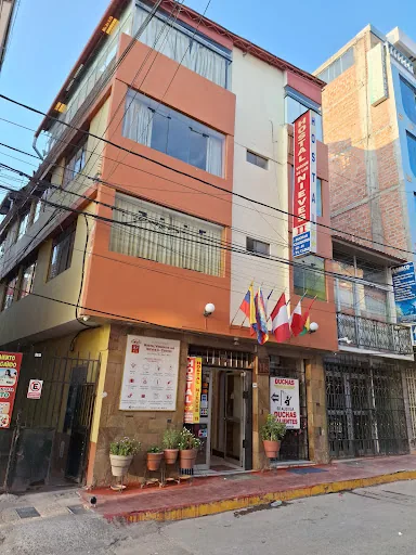 Hostal Virgen De Las Nieves Ii Centro en Puno, Perú