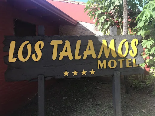Motel Los Talamos en Colonia Mariano Roque Alonso, Paraguay