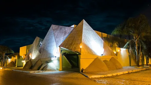 Motel Nefertiti en Fernando de la Mora, Paraguay