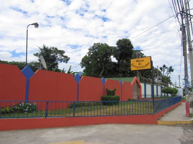 Auto Motel El Conquistador fachada